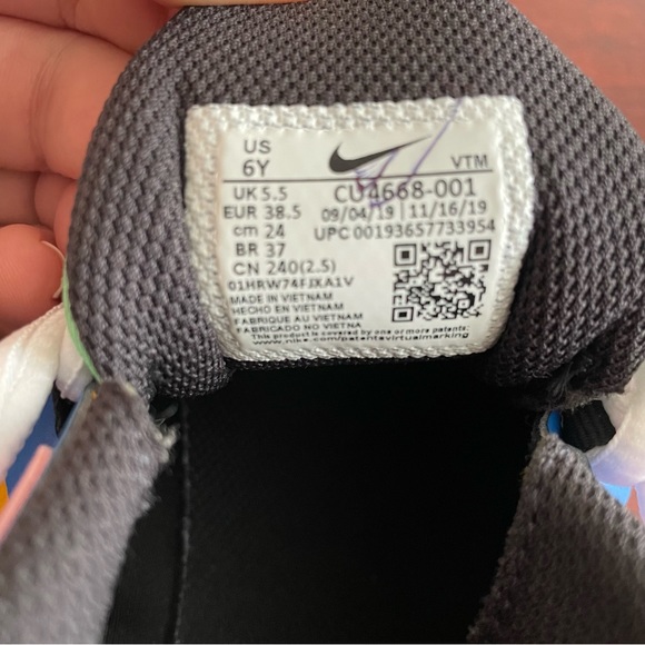 Nike Air 70 React Multicolor Big Kids Sneakers - Picture 6 of 7